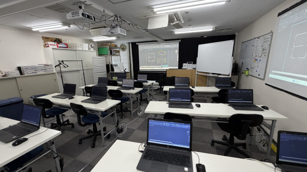 訓練で使用するパソコン設備